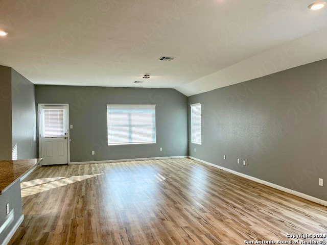 Listing photo id 2 for 8014 Chanting Bend