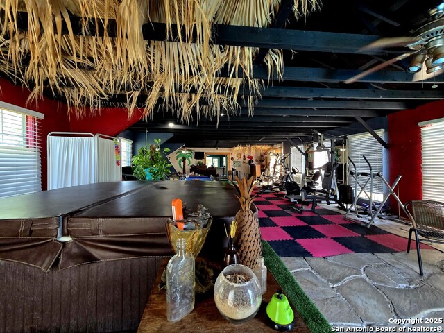 Listing photo id 9 for 10965 Fm 470