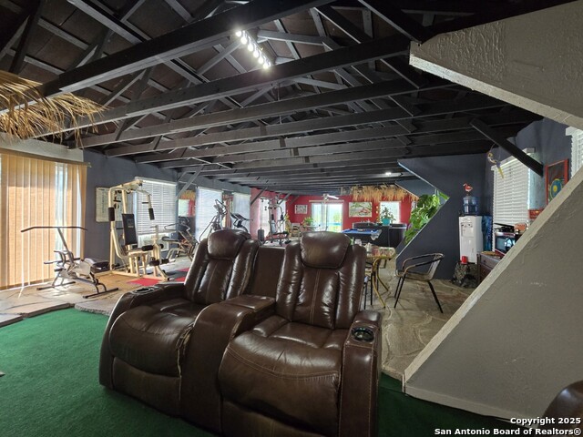 Listing photo id 11 for 10965 Fm 470