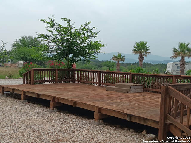 Listing photo id 23 for 10965 Fm 470