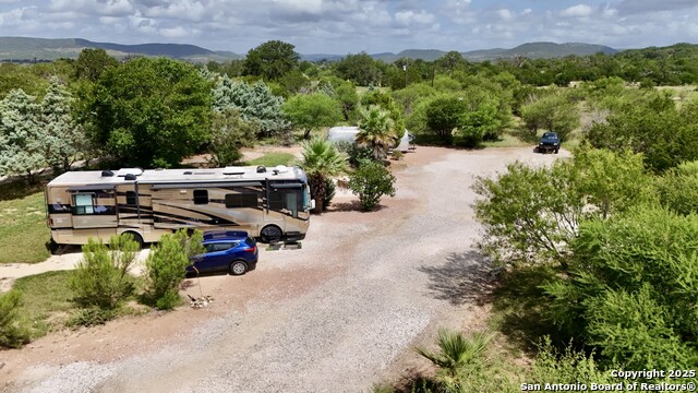 Listing photo id 4 for 10965 Fm 470