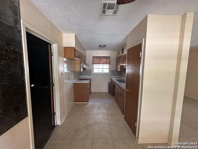 Image 14 of 21 For 628 Bexar