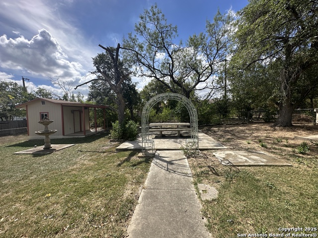 Image 19 of 21 For 628 Bexar