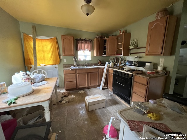 Listing photo id 10 for 2263 19th  