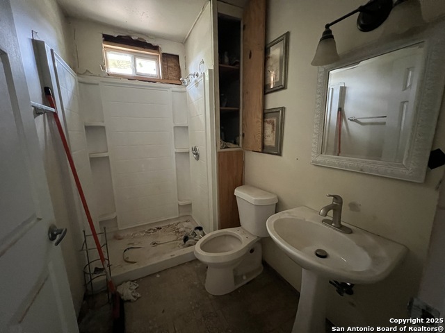 Listing photo id 11 for 2263 19th  