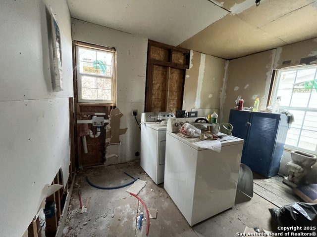Listing photo id 12 for 2263 19th  