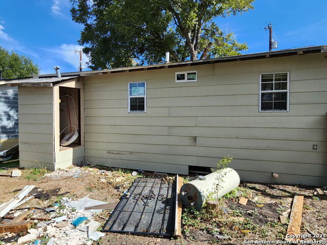 Listing photo id 1 for 2263 19th  