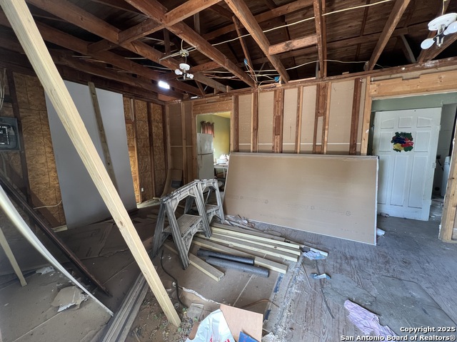 Listing photo id 4 for 2263 19th  