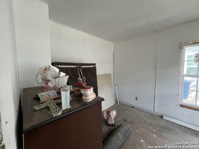 Listing photo id 6 for 2263 19th  