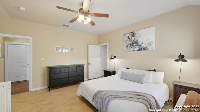 Image 33 of 48 For 1138 Royal Eagle