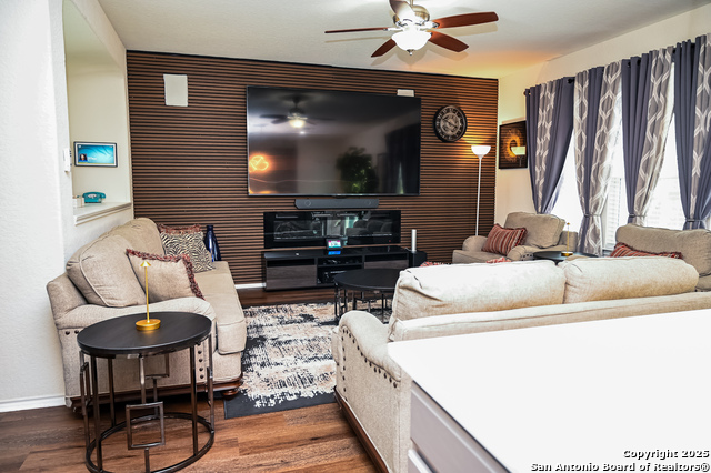 Image 10 of 42 For 7019 Palomino Bay