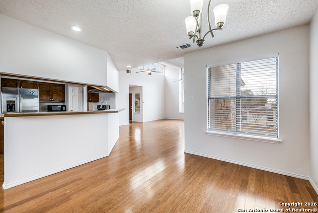 Image 7 of 25 For 7543 Utsa  