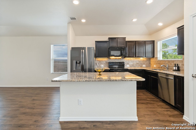 Listing photo id 8 for 150 Meadow Path