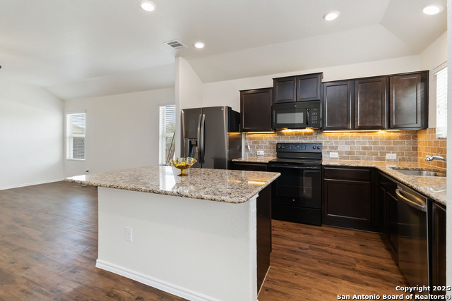 Listing photo id 9 for 150 Meadow Path