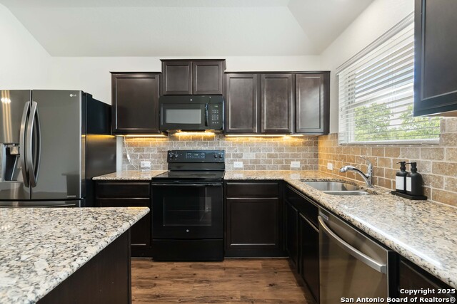 Listing photo id 11 for 150 Meadow Path