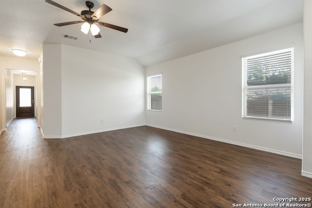 Listing photo id 5 for 150 Meadow Path