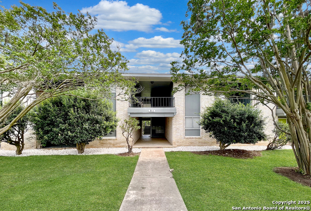 Details for 311 San Antonio E 201, Boerne, TX 78006