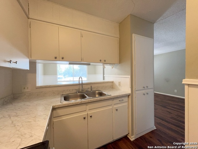 Image 13 of 28 For 311 San Antonio E 201