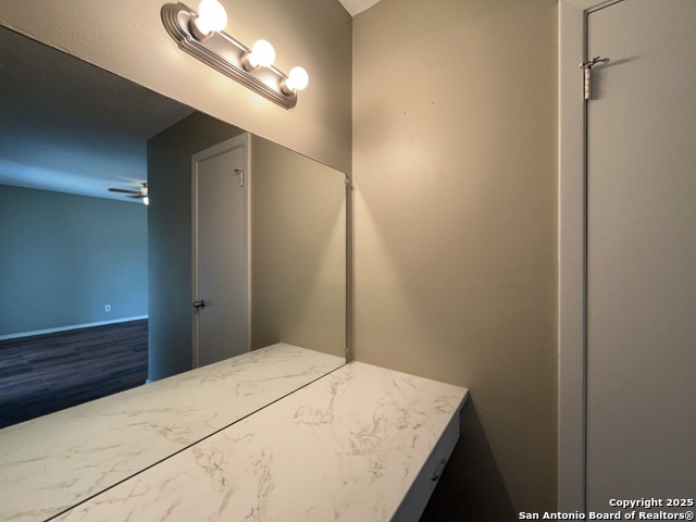 Image 19 of 28 For 311 San Antonio E 201