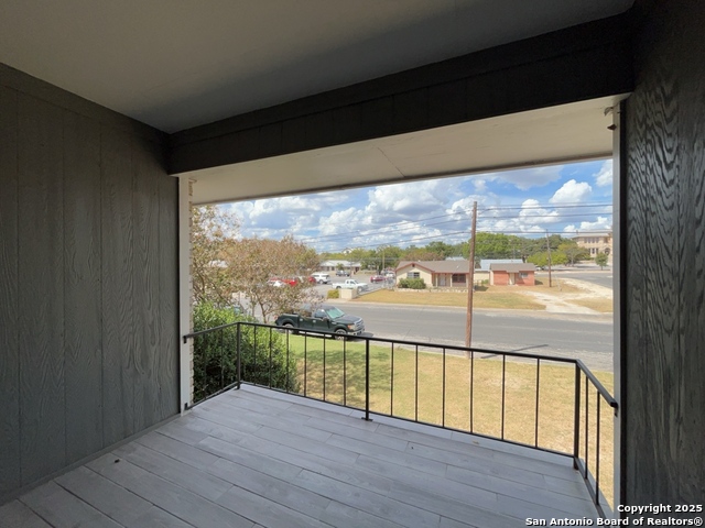 Image 21 of 28 For 311 San Antonio E 201