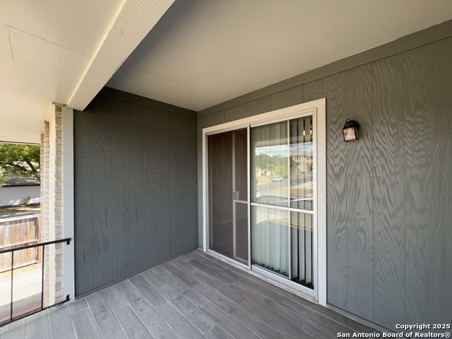 Image 22 of 28 For 311 San Antonio E 201