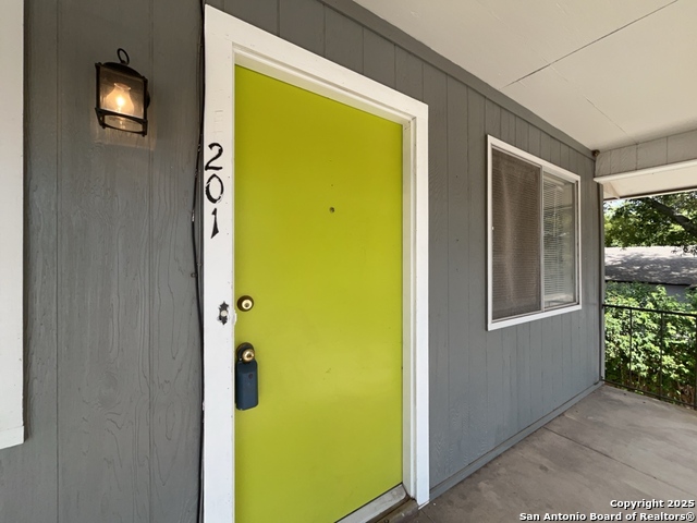 Image 23 of 28 For 311 San Antonio E 201