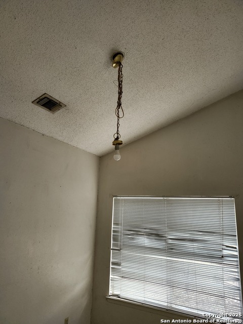 Image 22 of 25 For 6611 Peachtree