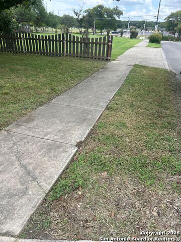 Image 3 of 25 For 6611 Peachtree