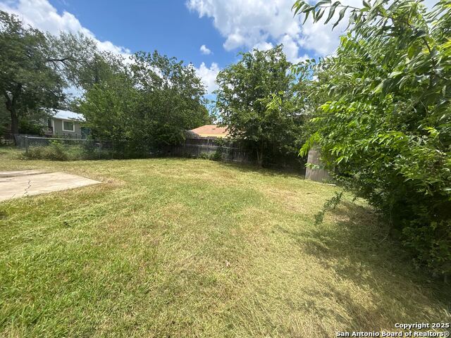 Image 4 of 25 For 6611 Peachtree