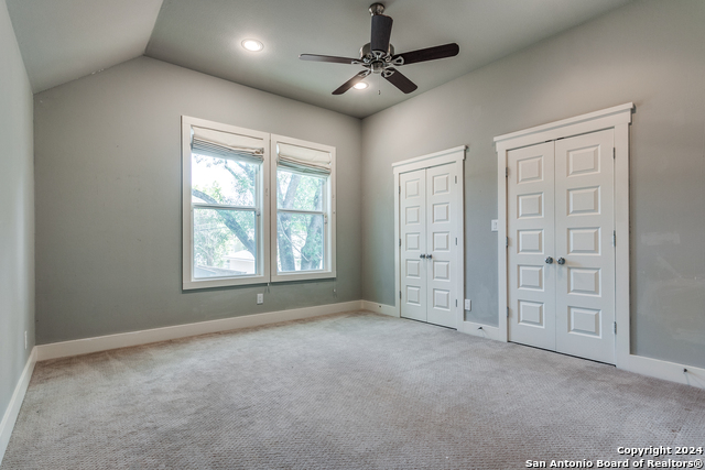 Image 18 of 25 For 242 Elmview Pl E