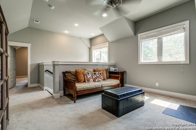 Image 20 of 25 For 242 Elmview Pl E