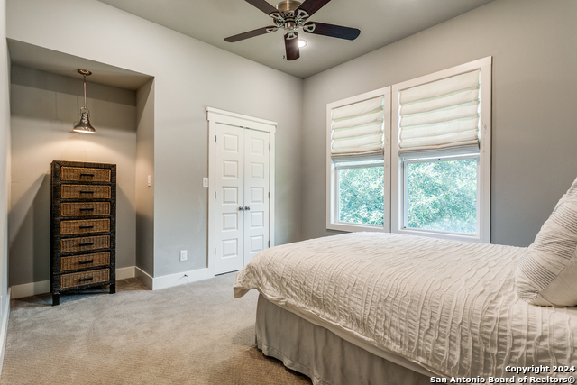 Image 21 of 25 For 242 Elmview Pl E