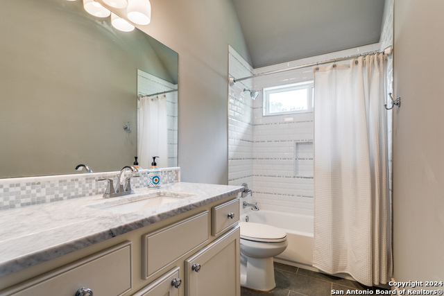 Image 22 of 25 For 242 Elmview Pl E