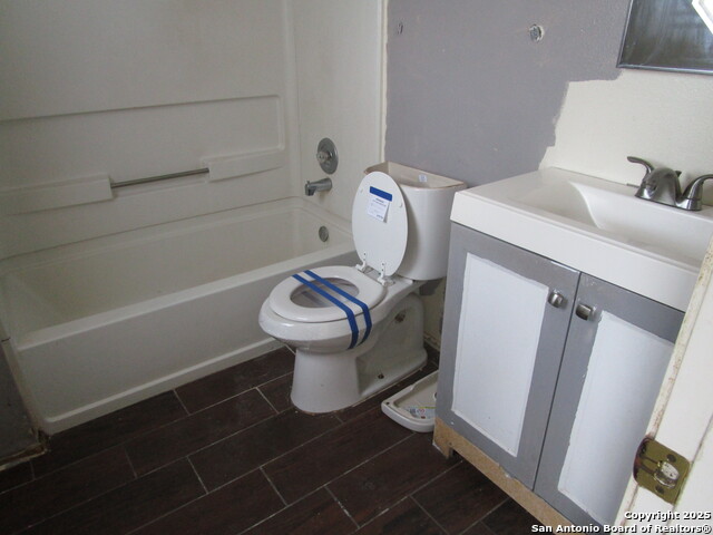 Listing photo id 9 for 3502 Bottomless