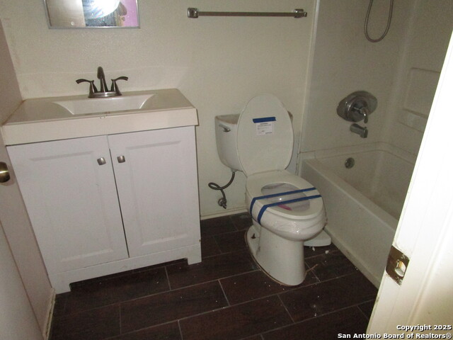 Listing photo id 10 for 3502 Bottomless