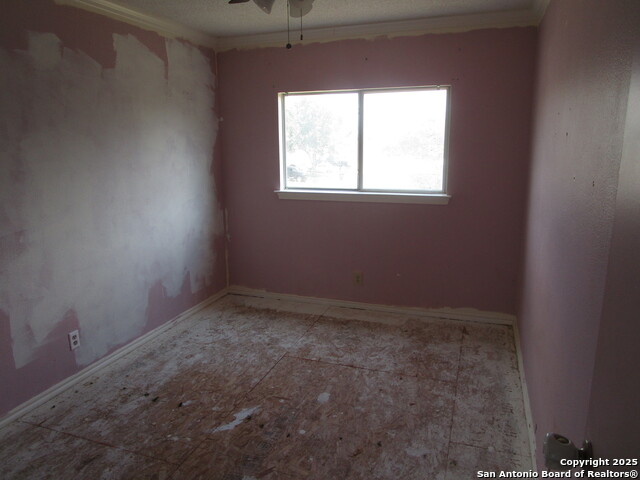 Listing photo id 7 for 3502 Bottomless