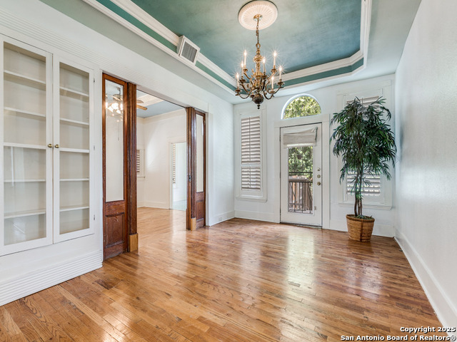 Image 7 of 29 For 228 Woodlawn W