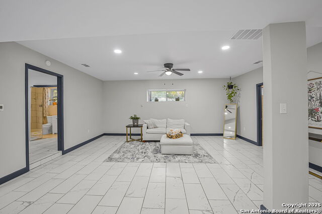 Image 14 of 27 For 133 Alamo  