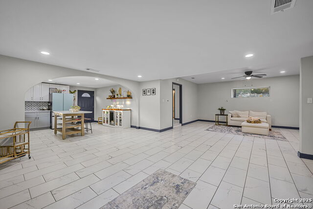 Image 15 of 27 For 133 Alamo  