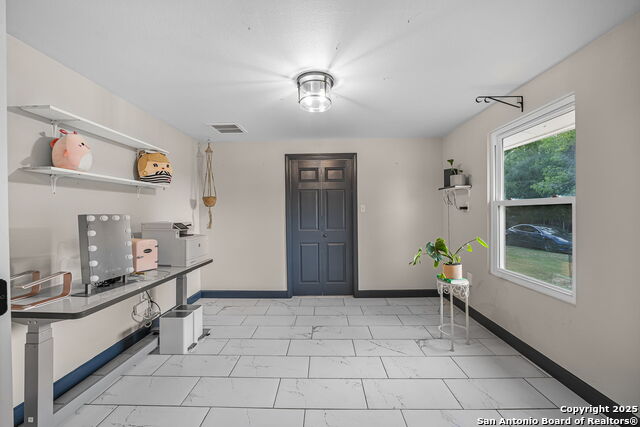 Image 18 of 27 For 133 Alamo  