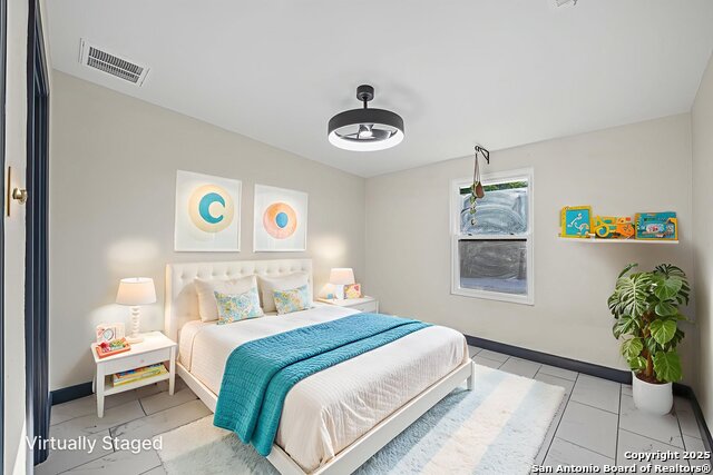 Image 24 of 27 For 133 Alamo  