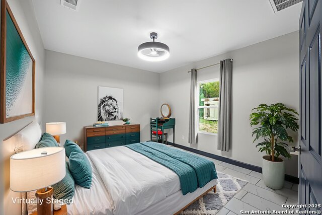 Image 26 of 27 For 133 Alamo  