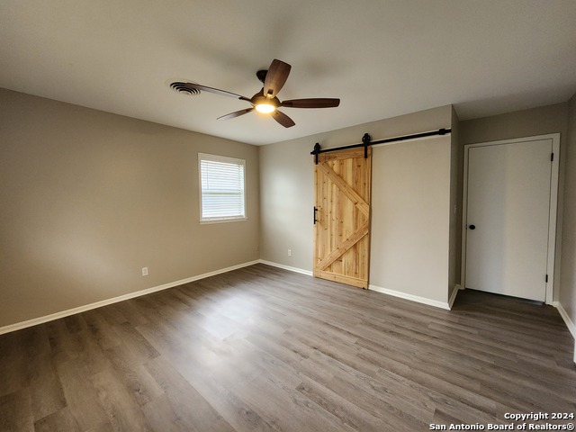 Listing photo id 14 for 273 Meadow Ave