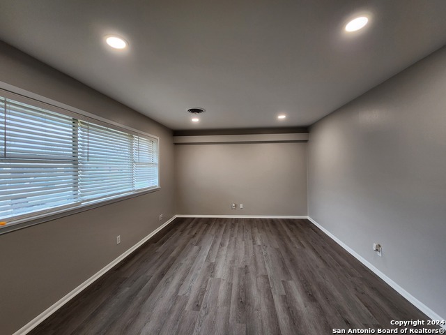 Listing photo id 0 for 273 Meadow Ave