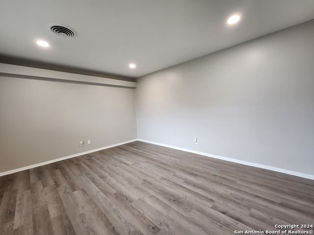 Listing photo id 1 for 273 Meadow Ave