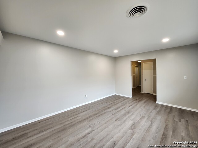 Listing photo id 4 for 273 Meadow Ave