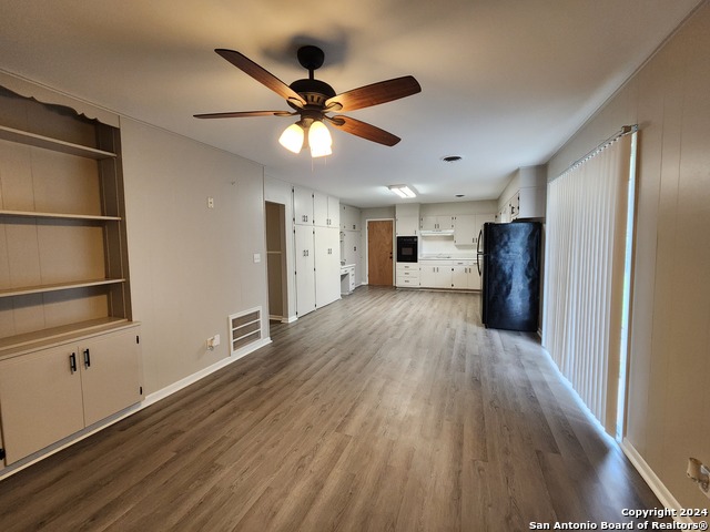 Listing photo id 7 for 273 Meadow Ave