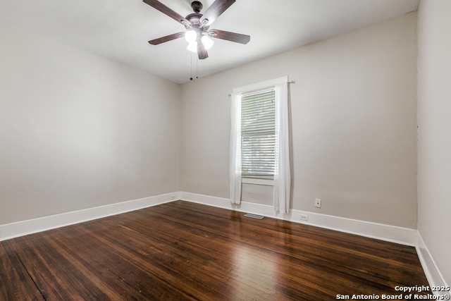 Image 11 of 15 For 330 Gramercy Pl W