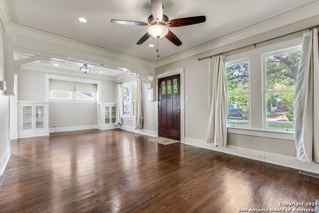 Image 4 of 15 For 330 Gramercy Pl W