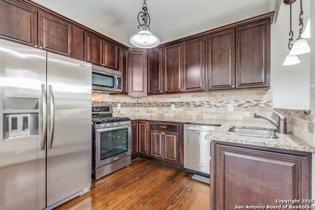 Image 7 of 15 For 330 Gramercy Pl W